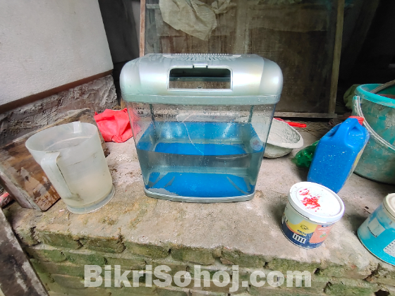 Aquarium এটি মাছের ট্যাঙ্ক স্বচ্ছ অ্যাকোয়ারিয়াম।